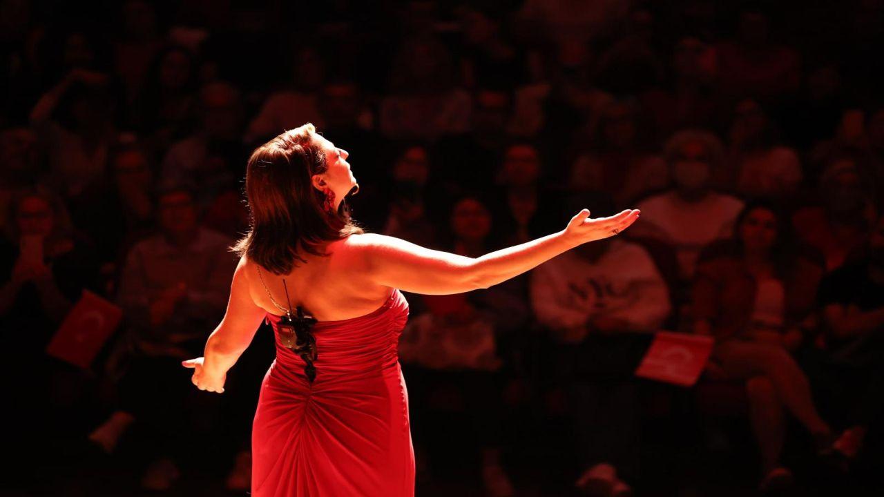 Dilek Türkan ile Cumhuriyet’e Şarkılar