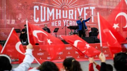 İzmir, Cumhuriyet coşkusuna hazır