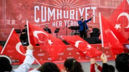 İzmir, Cumhuriyet coşkusuna hazır