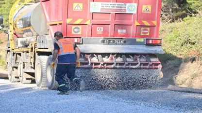 Kırkağaç’ın Yolları Güzelleşiyor