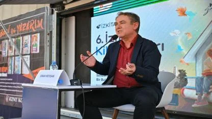 Sinan Meydan İZKİTAP’ta “Adım Adım Cumhuriyet”i anlattı