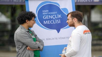 Üniversiteli gençler İzmir’e festivalle “merhaba” dedi