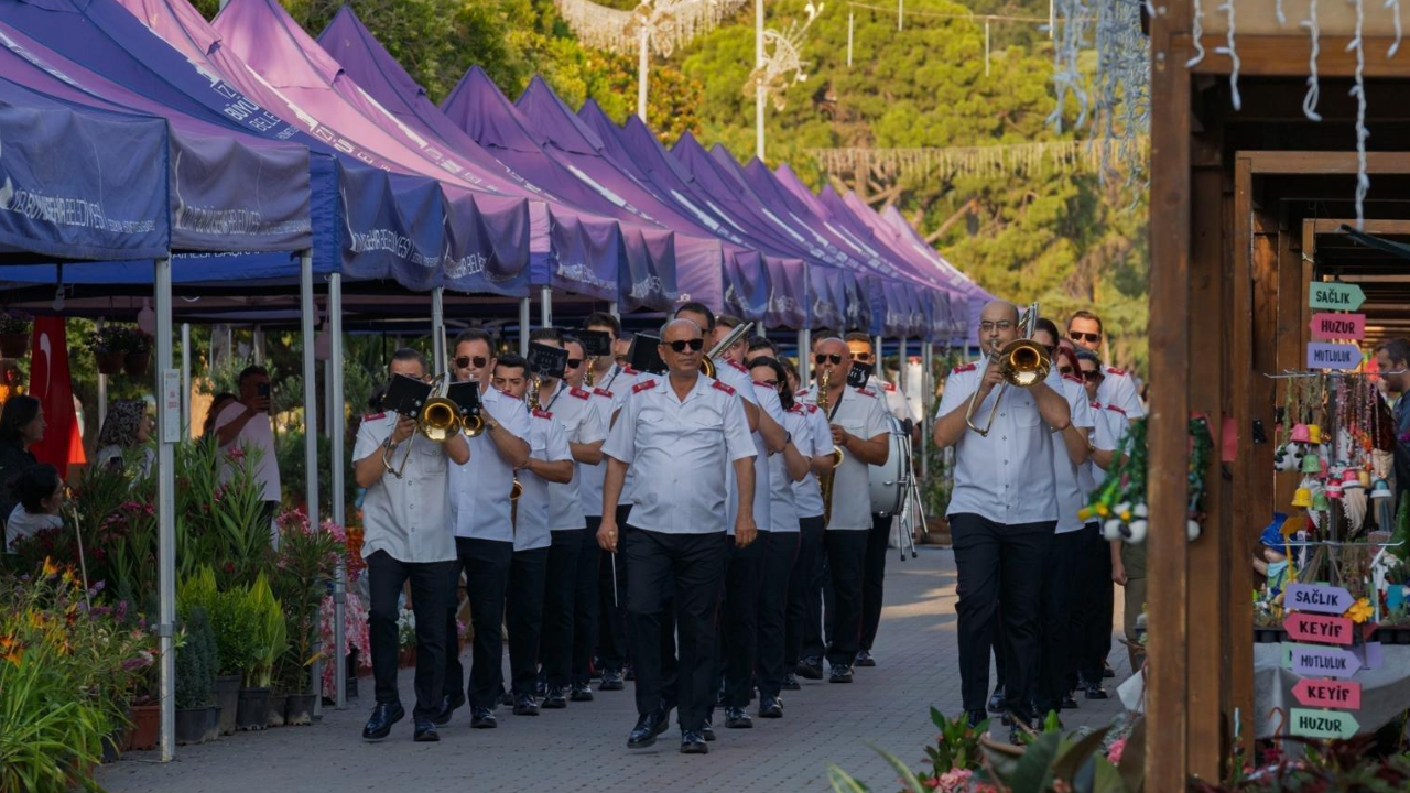 2. İzmir Balkon ve Bahçe Bitkileri Festivali 7 Kasım’da başlıyor