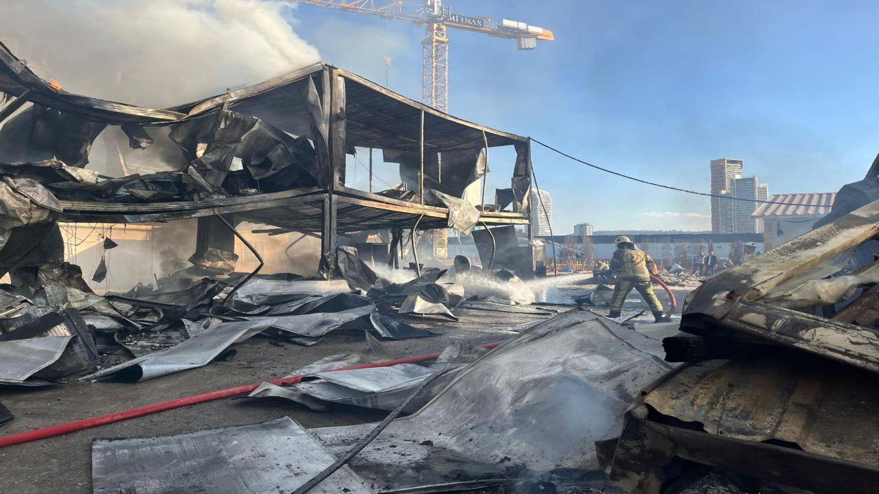 Bayraklı’daki Yangın Kontrol Altında