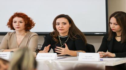 Buca’da Türk dizilerinde romantize edilen şiddet tartışıldı