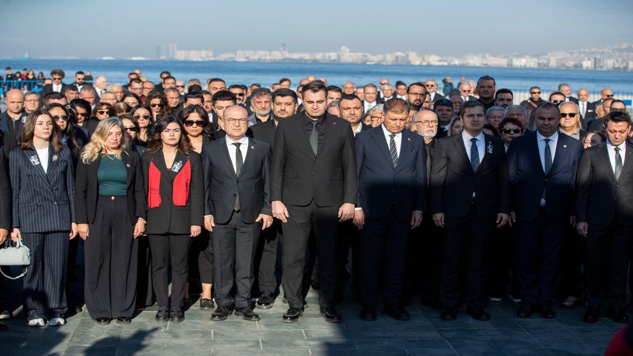 CHP İzmir Atatürk’ü minnetle andı