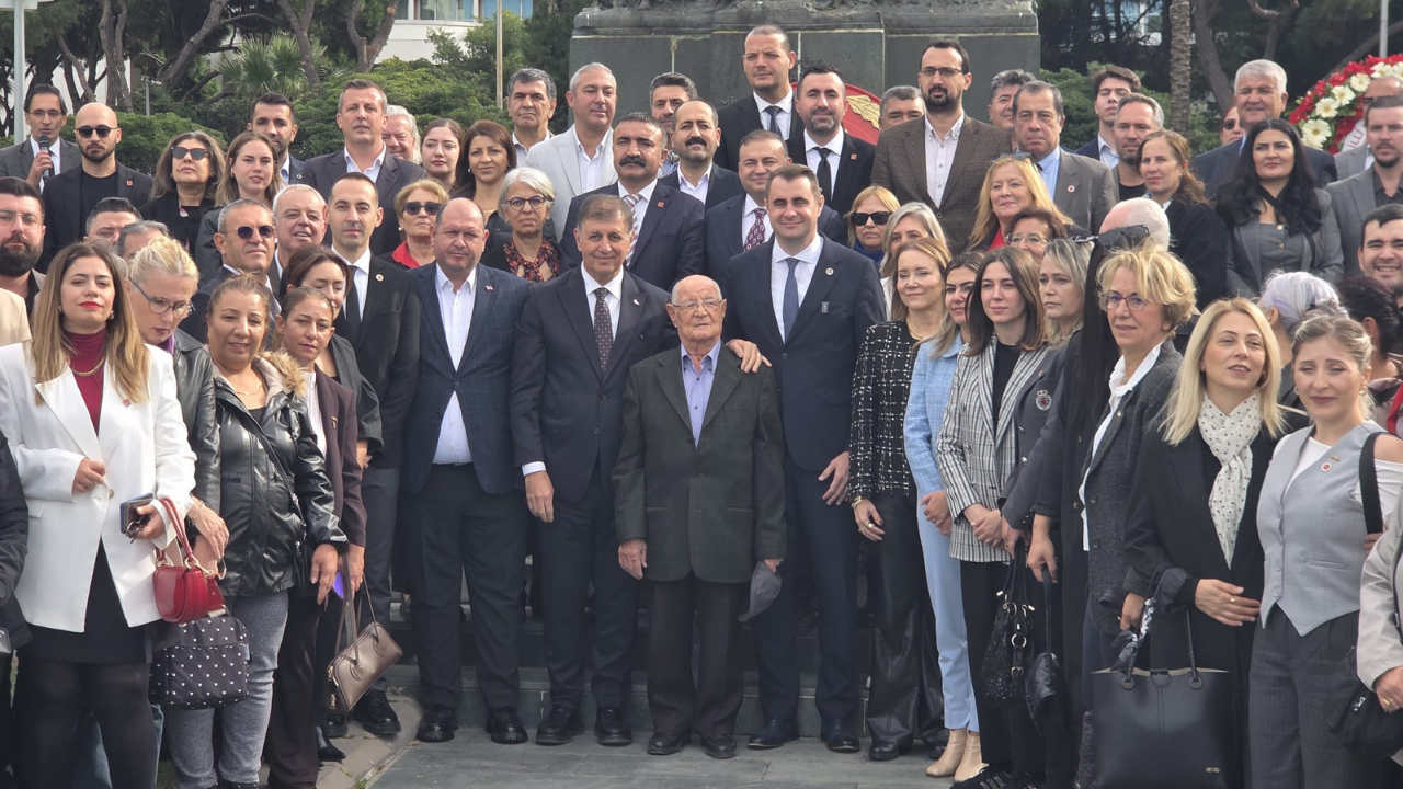 CHP İzmir’den 24 Kasım’da öğretmenlere destek mesajı