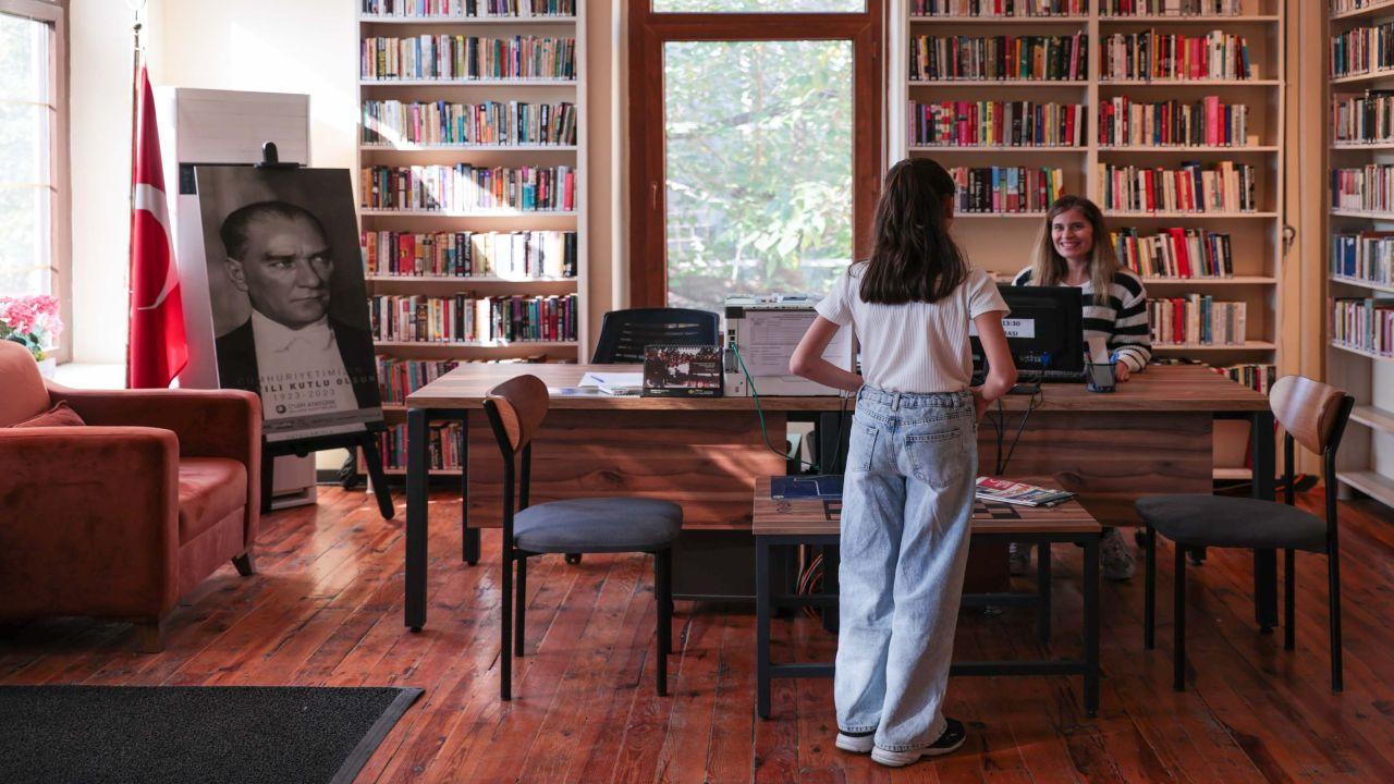 Cumhuriyet Kütüphanesi geleceği aydınlatıyor