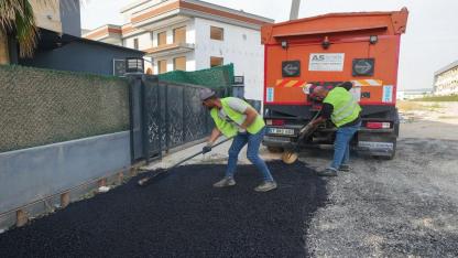 Gaziemir’de asfalt seferberliği: İki ayda 4 bin 472 metrekare alan asfaltlandı