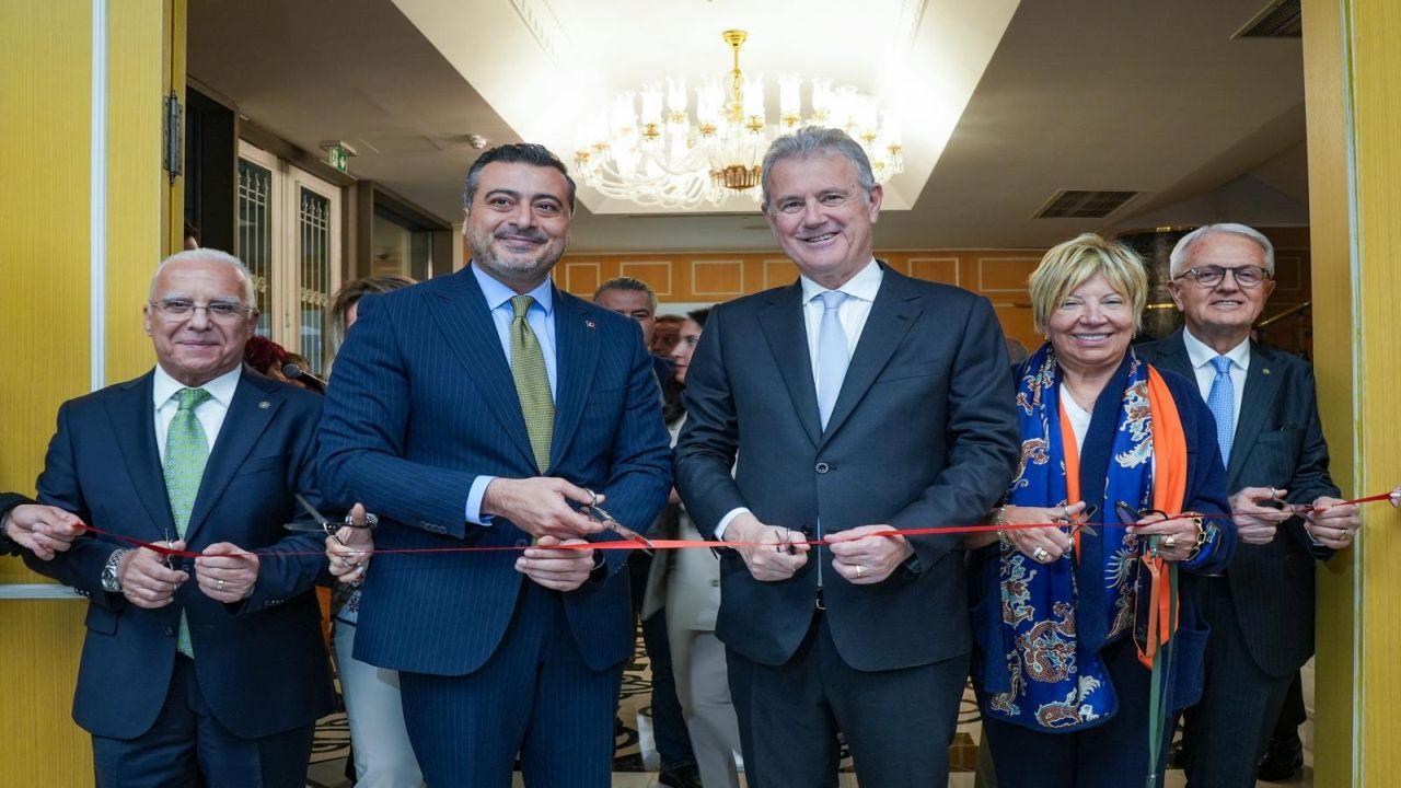 “İletişim Yüzyılında Kentlerin Hikâyesi” Sergisi İzmir’de Açıldı