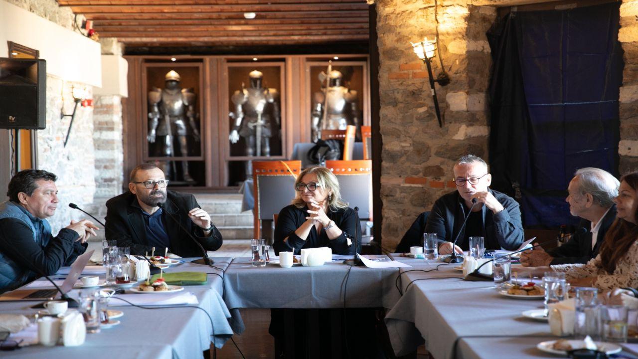 İzmir Şehir Tiyatroları Danışma Kurulu toplandı