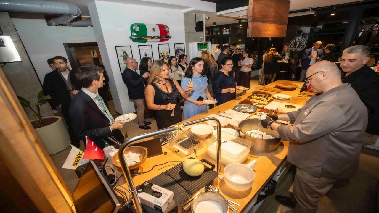 “İzmir’de İtalyan Lezzetleri Haftası’nda Apericena Keyfi”