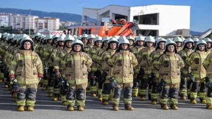 İzmir’in yeni itfaiye memurları göreve hazır
