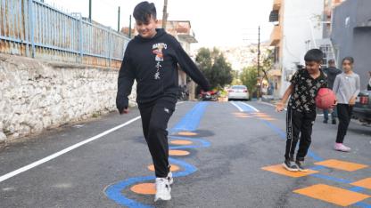 Konak’ta okul yolu renkli, çocuklar mutlu