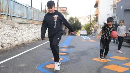 Konak’ta okul yolu renkli, çocuklar mutlu