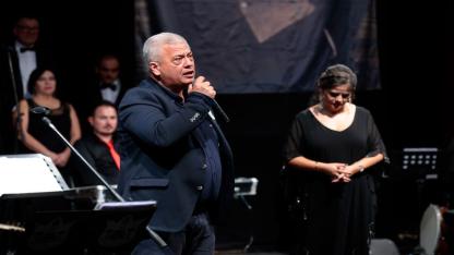 Konak’ta şarkılar Ata için söylendi