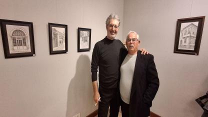 Ressam Ali Erkmen’in Karakalem Sergisi Ayvalık’ta Açıldı