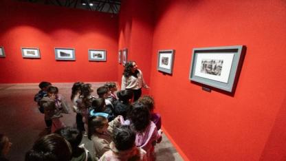 Sevginin en saf hali küçücük ellerde sergiye dönüştü