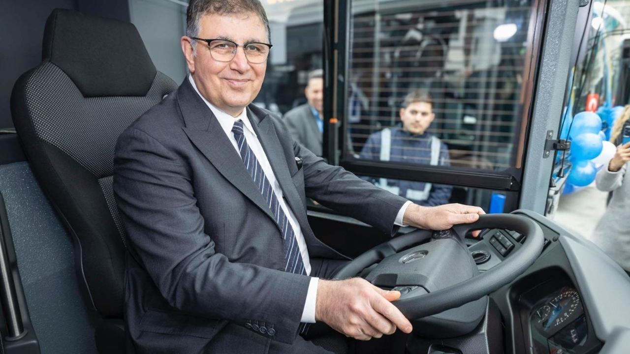 Başkan Tugay’ın Engelliler Günü’nde duyurduğu “Duraktayım” müjdesi hayata geçti