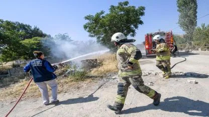 Büyükşehir’in köylere dağıttığı tankerler ormanları kurtarıyor