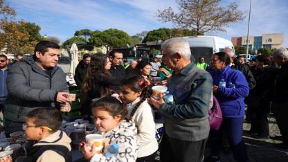 Çeşme’de Gülşah Durbay için hayır yemeği dağıtıldı