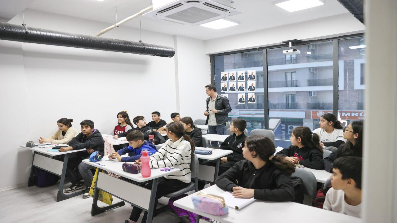 Çocuklara ders desteği, yetişkinlere mesleki gelişim fırsatı