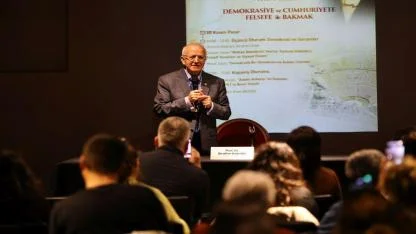 “Demokrasi ve Adalet Felsefe Işığında Tartışıldı”