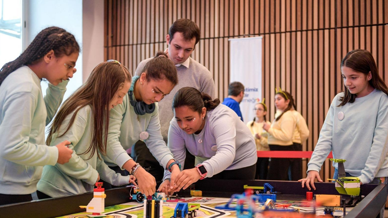 Geleceğin mühendis kızları, yaratıcılığı teknolojiyle buluşturdu