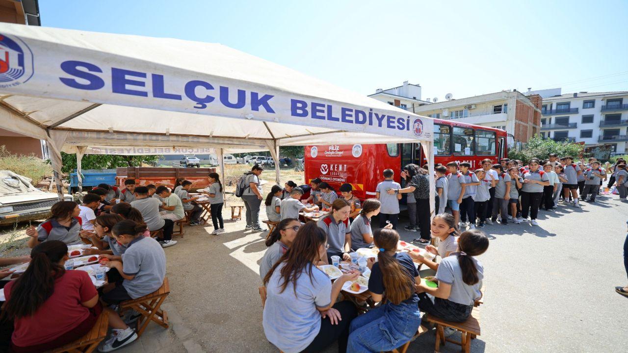“Kent Lokantası Öğrenci Otobüsü Bir Yaşında: Uygulamaya Yoğun İlgi Sürüyor”