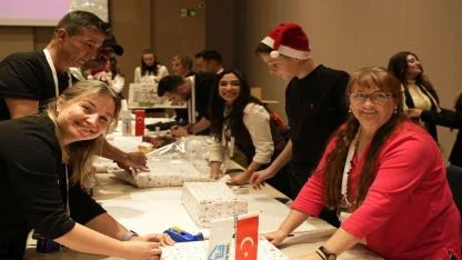 LÖSEV İzmir’de Çocuklara Yeni Yıl Sürprizi Yaptı