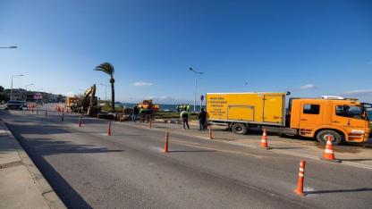 Mithatpaşa Caddesi’ndeki ana boru arızası için İZSU seferber oldu