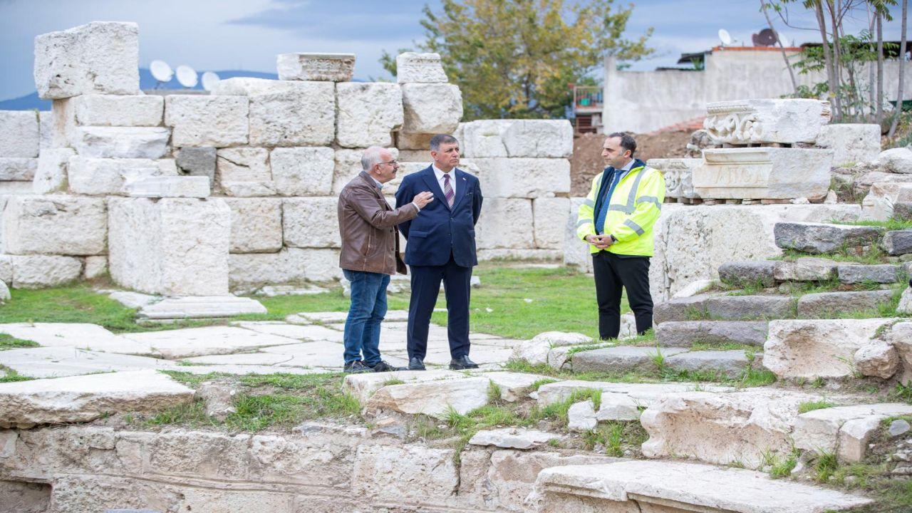 Smyrna Tiyatrosu Gün Yüzüne Çıkıyor