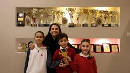 TAKEV Okulları’nın Genç Sinemacılarından Büyük Başarı: “Sapan” Filmi Ödülle Döndü!