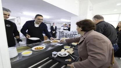 Balçova Belediyesi'nden İhtiyaç Sahiplerine Sıcak Yemek Desteği