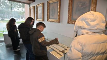 Başkan Dutlulu’dan Öğrencilere Karne Hediyesi