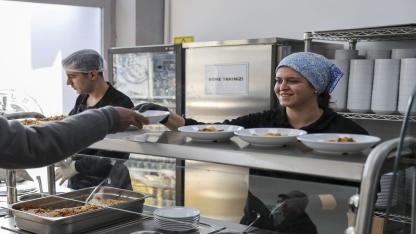 Buca’da dayanışma sofrası büyüyor