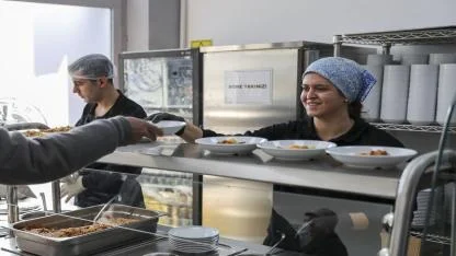 Buca’da dayanışma sofrası büyüyor