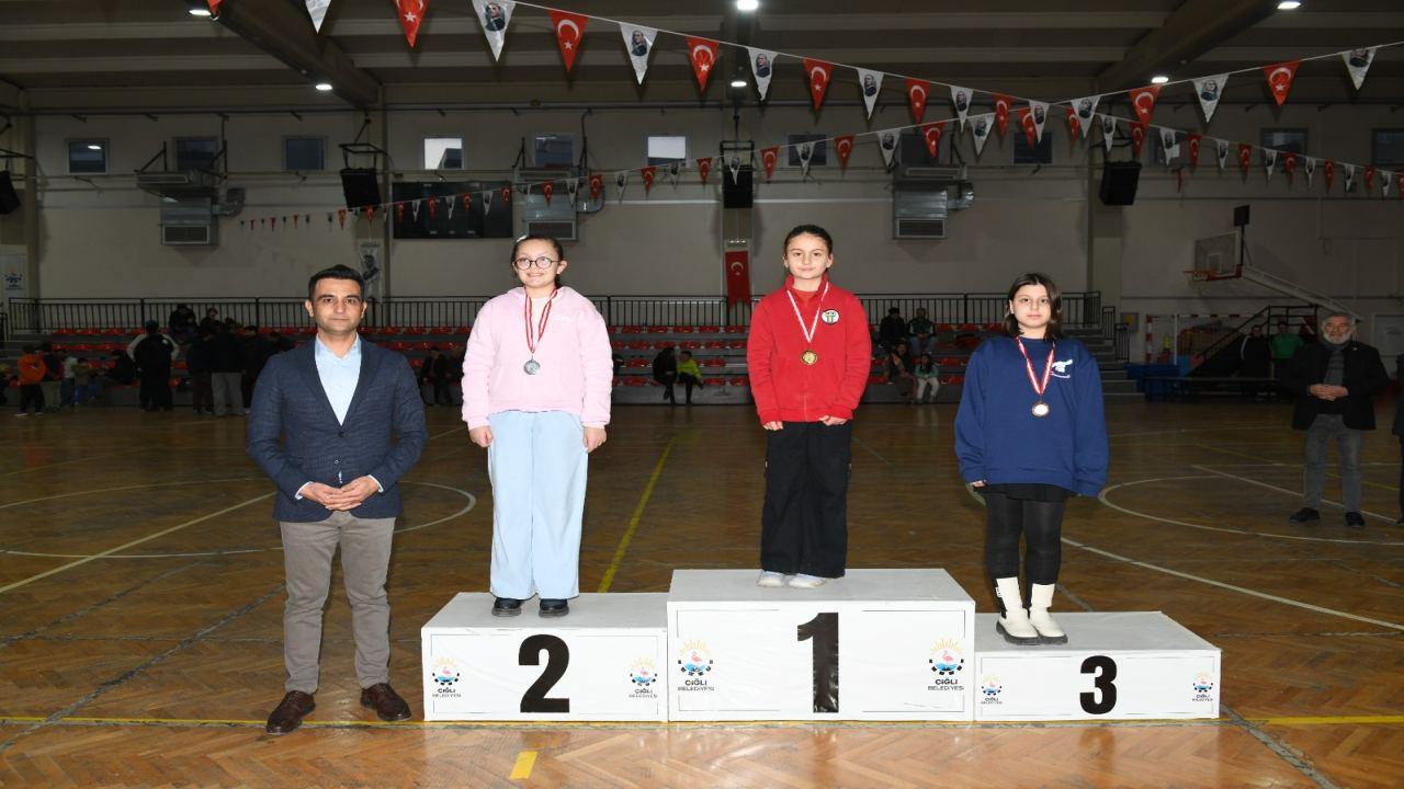 Çiğli Belediyesi 2. İsmail Hakkı Satranç Turnuvası Büyük İlgi Gördü