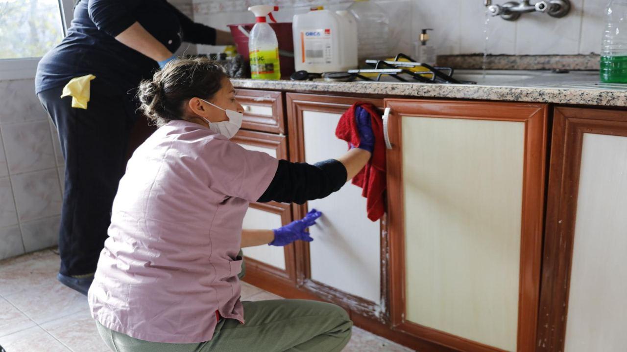 “Dayanışmanın Adresi Seferihisar: İhtiyaç Sahibi Vatandaşın Evi Yenilendi”