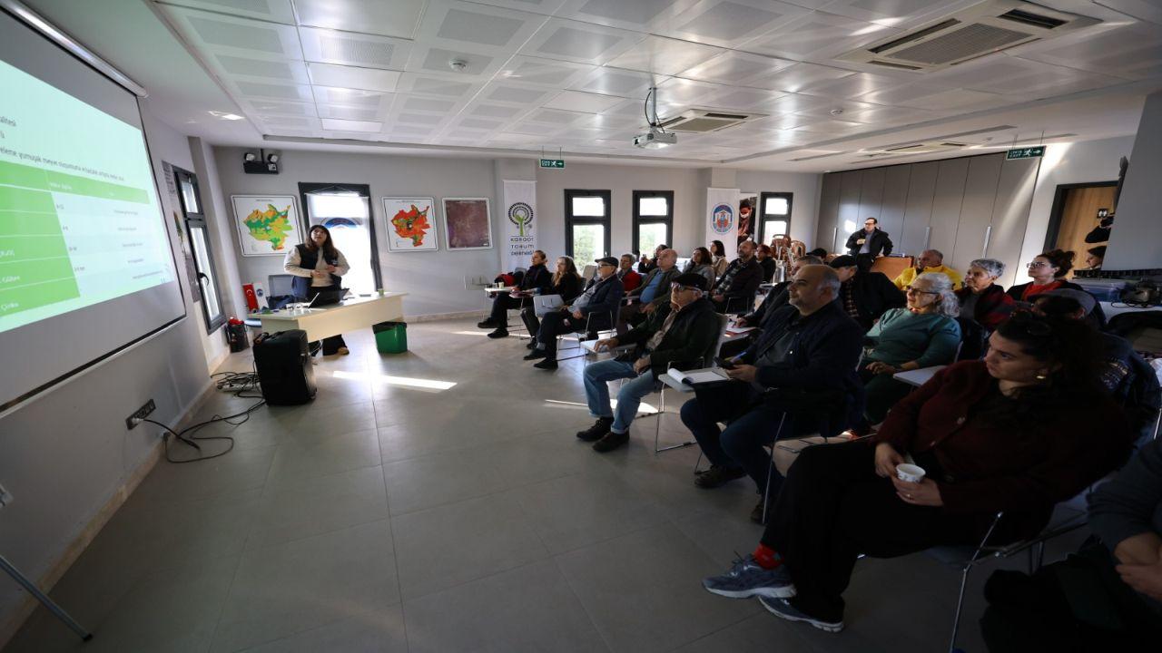 Efes selçuk’ta eğitimler devam ediyor: üreticiye katkı sunan tarım eğitimi