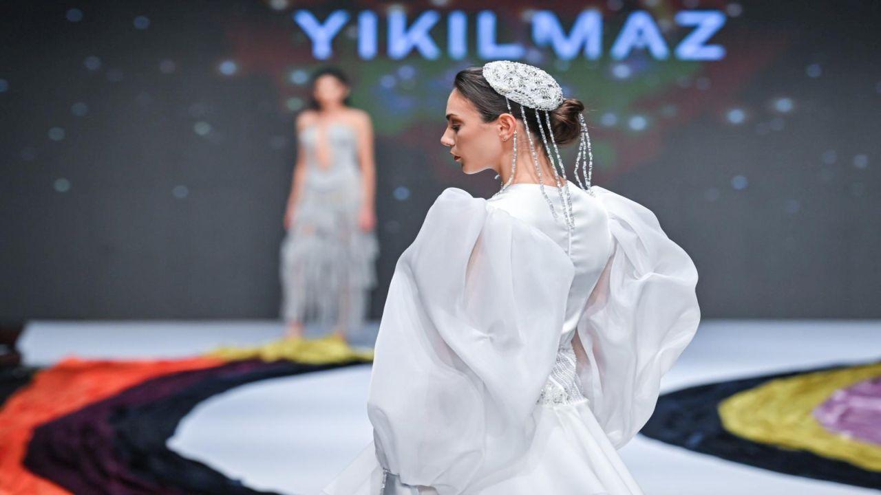 IF Wedding Fashion İzmir’de “Sessiz Asalet” podyuma taşındı