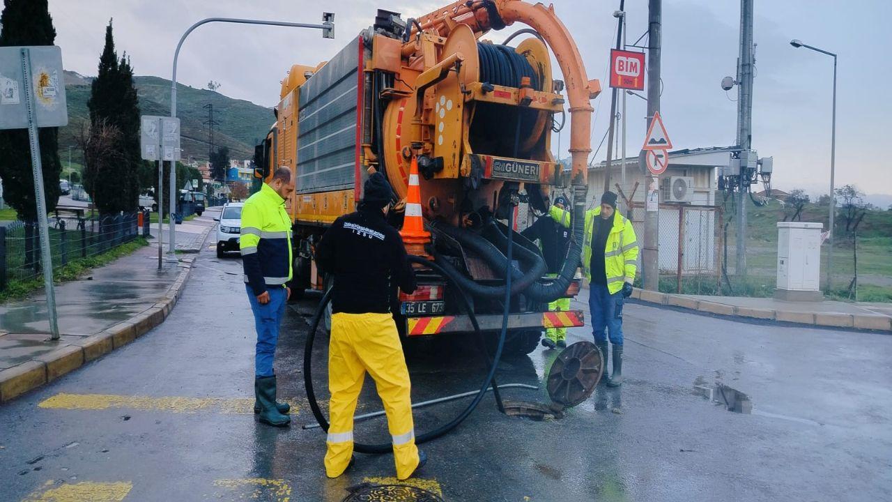 İzmir’de yağış alarmı sürüyor