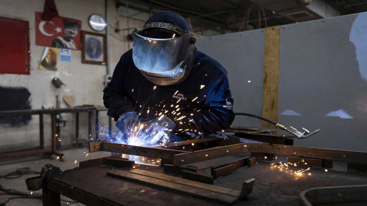 İzmir’in sihirli elleri kent için üretiyor