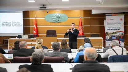 İzmirli muhtarlar Bornova Muhtarlar Akademisi’nde buluştu