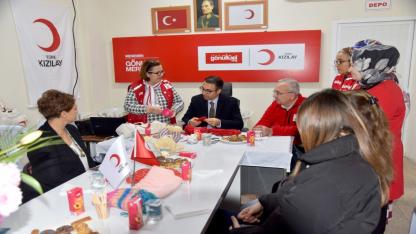 Kızılay, Menemen'de iyiliği ilmek ilmek ördü