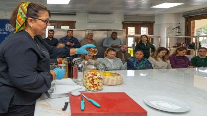 Meslek Fabrikası’nda sirke yapımının inceliklerini öğrendiler