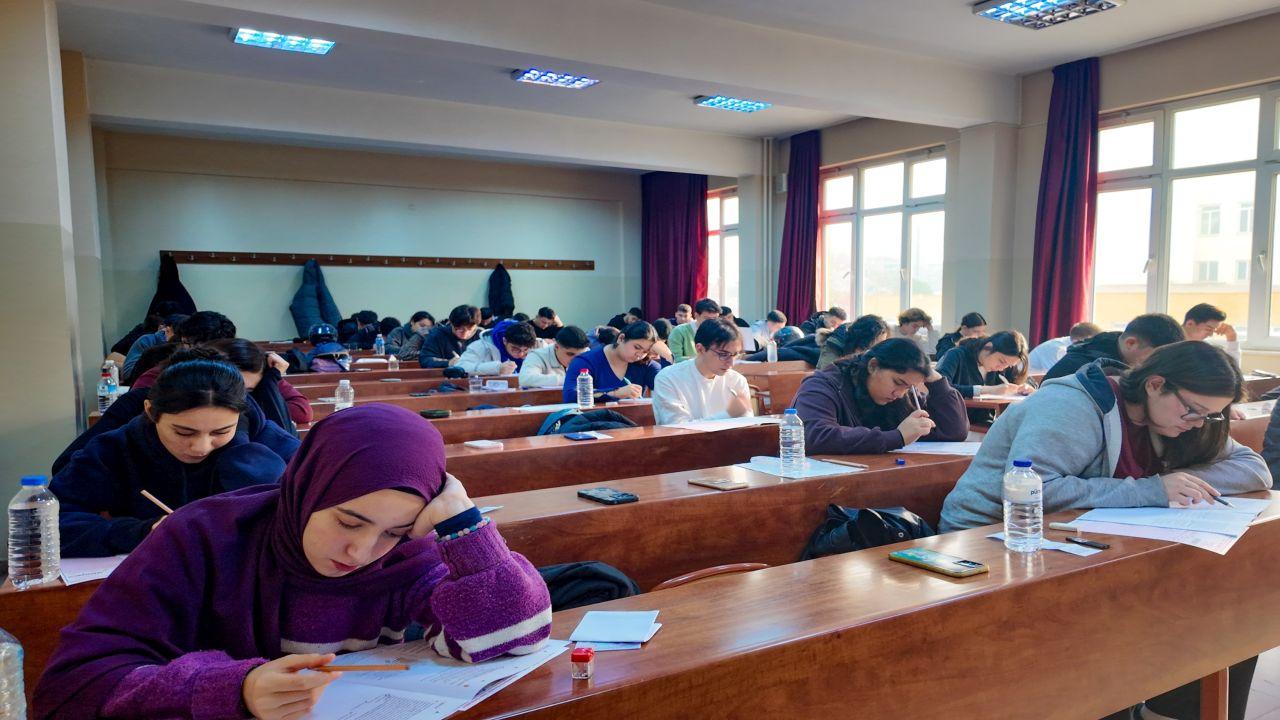 MSÜ Adayları İçin Gerçek Koşullarda Deneme Sınavı Yapıldı