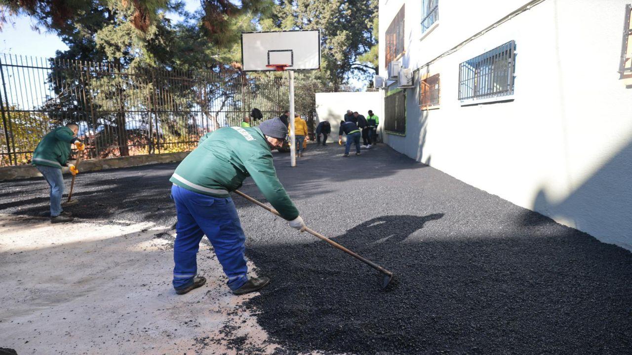 Öğrenciler tatilde, Konak Belediyesi ekipleri iş başında