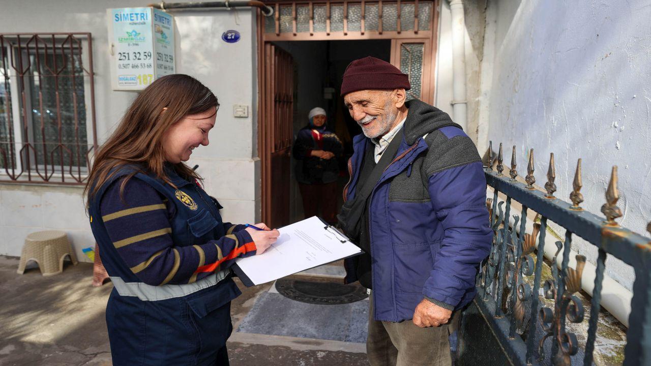 Buca Belediyesi’nden selden etkilenen ailelere eşya desteği
