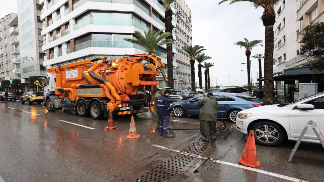 Büyükşehir ekipleri sağanak yağış nedeniyle seferber oldu